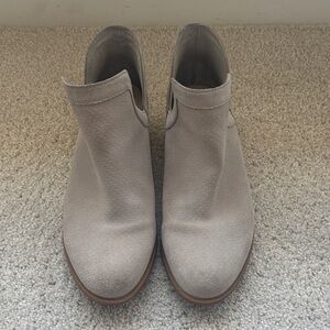 Sorel Women's Suede Chelsea Booties in Light Gray GUC